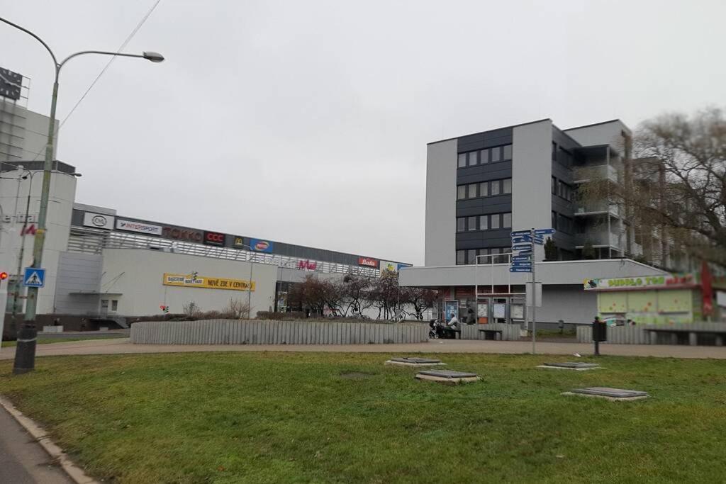 Prague Apartment In Most Near Golf Club, Aqua-Hipo-Autodrom In Most Exteriér fotografie