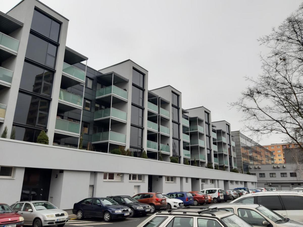 Prague Apartment In Most Near Golf Club, Aqua-Hipo-Autodrom In Most Exteriér fotografie